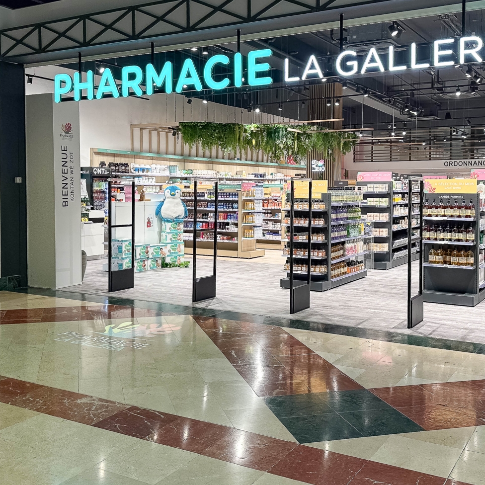 Pharmacie La Galleria en Martinique - Design Unique et Parcours Client Optimisé